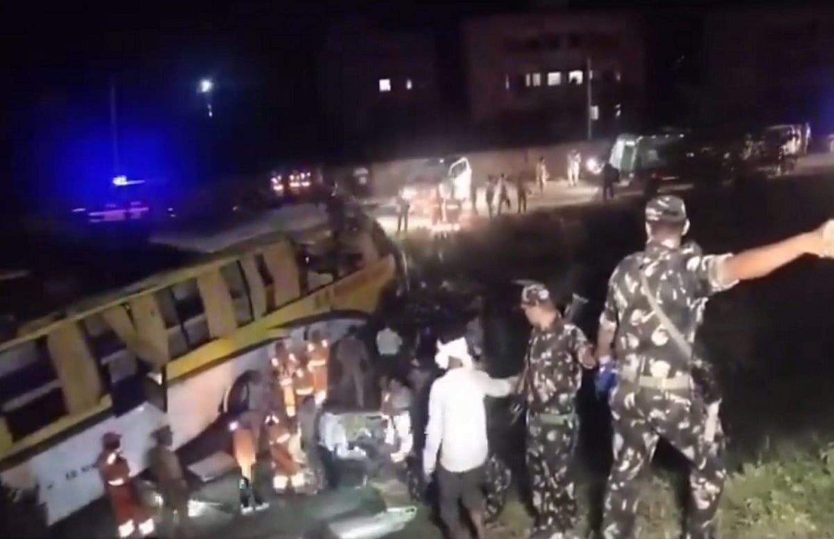 7 Dead, 25 Injured After Bus-Car Collision on Lucknow-Agra Expressway - | Photo: PTI